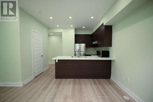 45 - 19 Eldora Avenue, Toronto, ON 