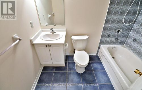 3877 Stardust Drive, Mississauga, ON - Indoor Photo Showing Bathroom