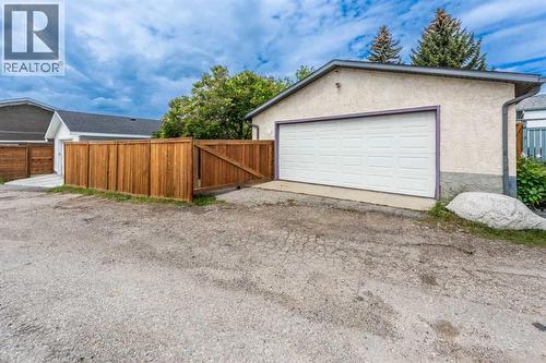 16 Rundleson Way Ne, Calgary, AB 