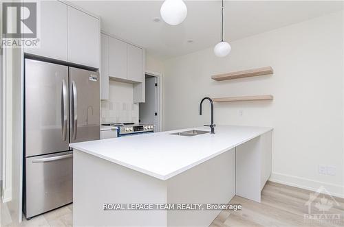 2 - 13B FIFTH AVENUE , Ottawa, Ontario K1S 2M2 5