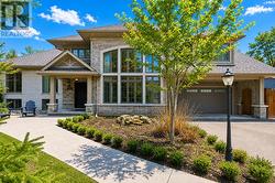 1601 VENETIA DRIVE Oakville, ON L6L 1K8