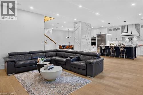 1438 Garnet Avenue, Mississauga, ON 