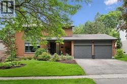 40 WALNUT Drive  Guelph, ON N1E 4B3