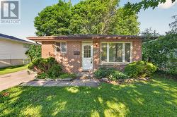 102 CALDERWOOD DRIVE  Kingston (Central City West), ON K7M 6M3