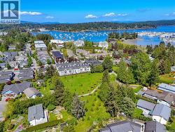 5 10480 Resthaven Dr  Sidney, BC V8L 3H7