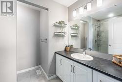 Ensuite bathroom - 