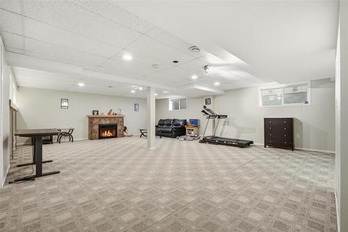 Rec Room - 19 Pentonville Crescent, Winnipeg, MB 