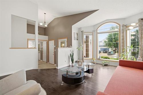 19 Pentonville Crescent, Winnipeg, MB 