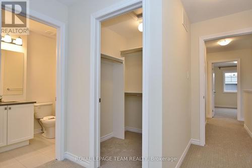 Walk-In closet - 30 Rookie Crescent, Ottawa, ON 