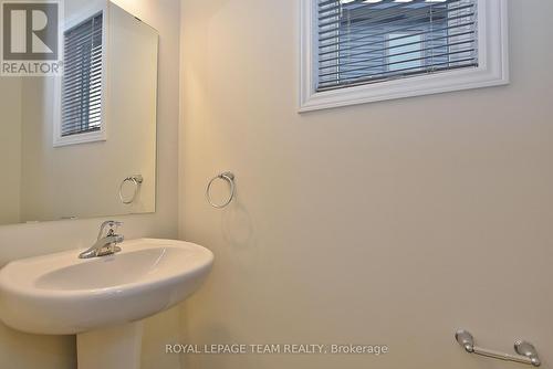Powder Room - 30 Rookie Crescent, Ottawa, ON 