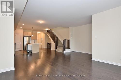 Living Room / Dining Room - 30 Rookie Crescent, Ottawa, ON 