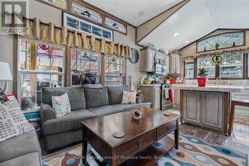 Living room - 5 - 98 North Shore Road, Kearney (Proudfoot), ON 