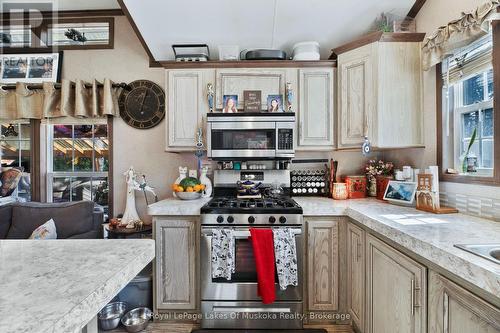 Kitchen - 5 - 98 North Shore Road, Kearney (Proudfoot), ON 