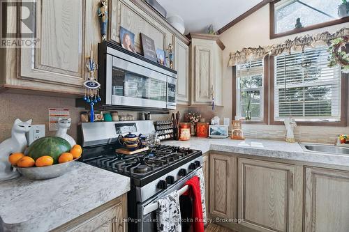 Kitchen - 5 - 98 North Shore Road, Kearney (Proudfoot), ON 