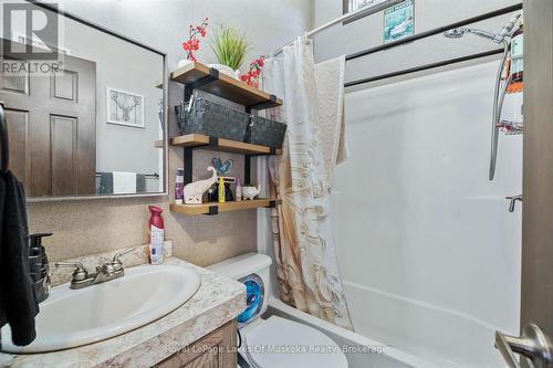 Bathroom - 5 - 98 North Shore Road, Kearney (Proudfoot), ON 