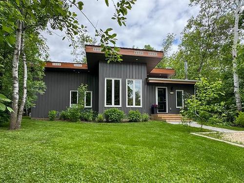 17 Ethel St, Gimli, MB 