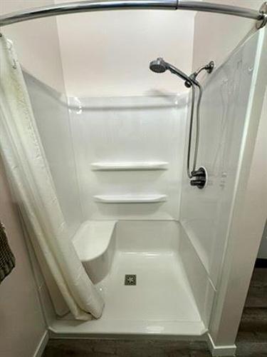 17 Ethel St, Gimli, MB 
