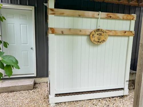 17 Ethel St, Gimli, MB 