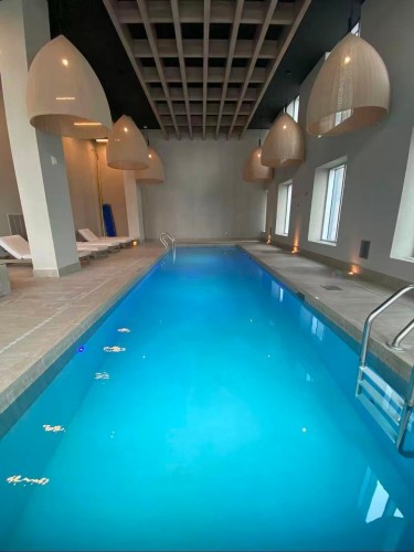 Piscine - 2203-1288 Rue St-Antoine O., Montréal (Ville-Marie), QC 