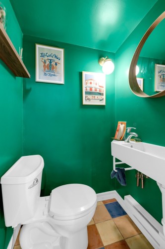 Powder room - 105 Av. Jasper, Beaconsfield, QC 