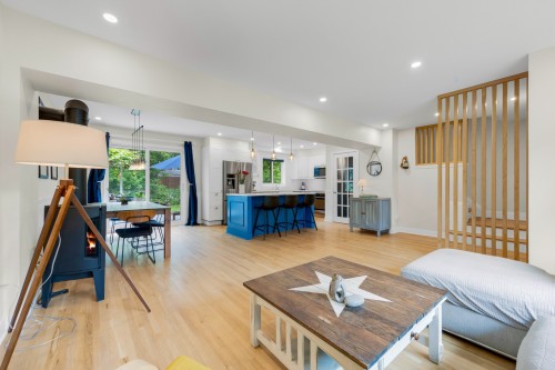 Living Room - 105 Av. Jasper, Beaconsfield, QC 