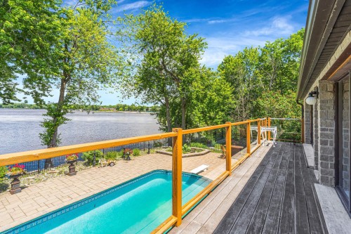 Terrasse - 10 Ch. De L'Île-Claude, L'Île-Perrot, QC 