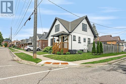 22 STRATHCONA AVENUE  Brantford, ON N3S 1T3