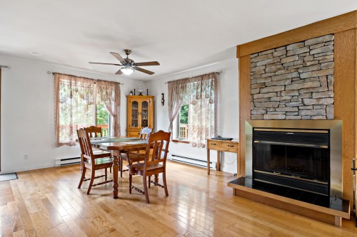 Salle à manger - 1635 Av. A.-Bertrand, Saint-Adolphe-D'Howard, QC 