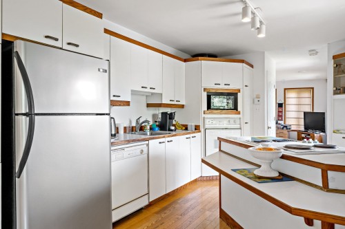 Cuisine - 1635 Av. A.-Bertrand, Saint-Adolphe-D'Howard, QC 