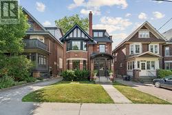 205 GEOFFREY STREET Toronto, ON M6R 1P9
