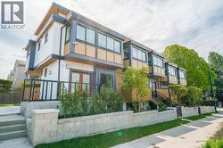 2412 DUNDAS STREET  Vancouver, BC V5K 1P6