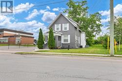 11 ALBERT STREET N Kawartha Lakes, ON K9V 4J3