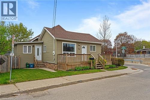 44 Lawrence Street, Brantford, ON - Outdoor