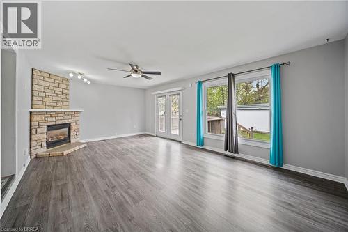 44 Lawrence Street, Brantford, ON - Indoor Photo Showing Living Room With Fireplace