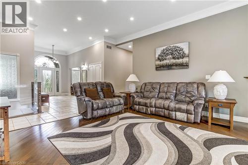 139 Mannheim Crescent, Mannheim, ON - Indoor Photo Showing Living Room