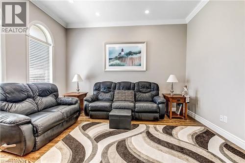 139 Mannheim Crescent, Mannheim, ON - Indoor Photo Showing Living Room