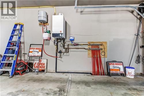 139 Mannheim Crescent, Mannheim, ON - Indoor Photo Showing Garage