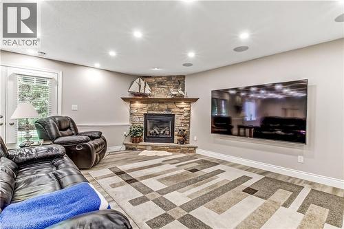139 Mannheim Crescent, Mannheim, ON - Indoor With Fireplace