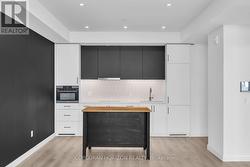 1708 - 741 KING STREET W  Kitchener, ON N2G 0E9