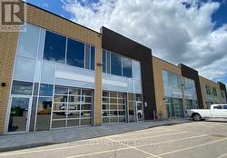 32 - 1156 KING ROAD  Burlington, ON L7T 4A8