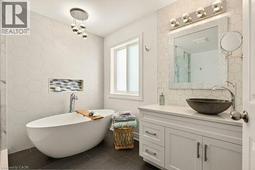 126 Davidson Boulevard, Dundas, ON 