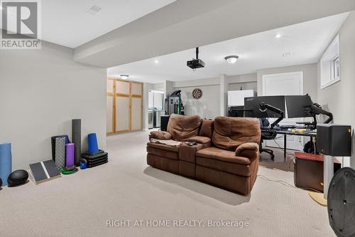 207 Mareth Way, Ottawa, ON 