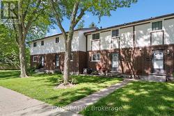 Nicely maintained condo community - 