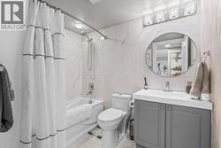 Fully updated second bathroom - 