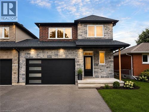 22-A ALPINE Avenue  Stoney Creek, ON L9A 1A5