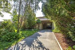 1704 OBERON CRESCENT  Mississauga, ON L4X 2K8