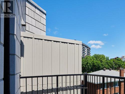 3rd bedroom private balcony - 805 Kingsmere Avenue, Ottawa, ON 