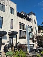 805 KINGSMERE AVENUE  Ottawa, ON K2A 3J8