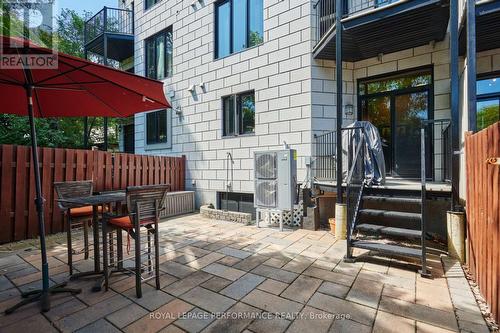 Private courtyard - 805 Kingsmere Avenue, Ottawa, ON 