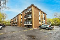 6 - 270 BEECHWOOD AVENUE  Ottawa, ON K1L 8A6